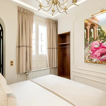 Daire Merveil - Signature - Champs Elysees -kleber Paris