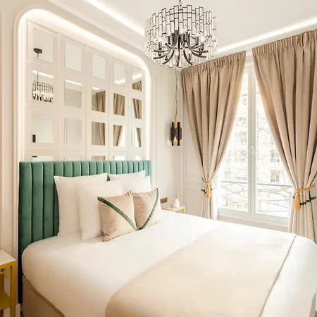 Daire Merveil - Signature - Champs Elysees -kleber