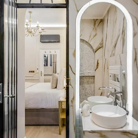 Daire Merveil - Signature - Champs Elysees -kleber Paris